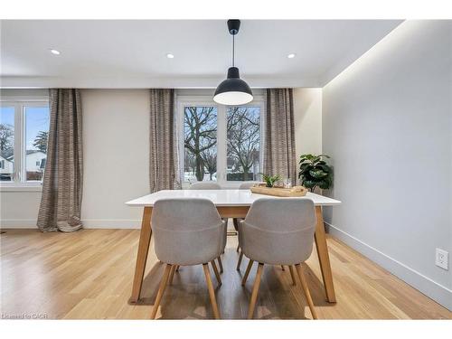 1352 Vancouver Crescent, Burlington, ON - Indoor Photo Showing Dining Room