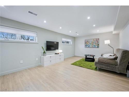 1352 Vancouver Crescent, Burlington, ON - Indoor