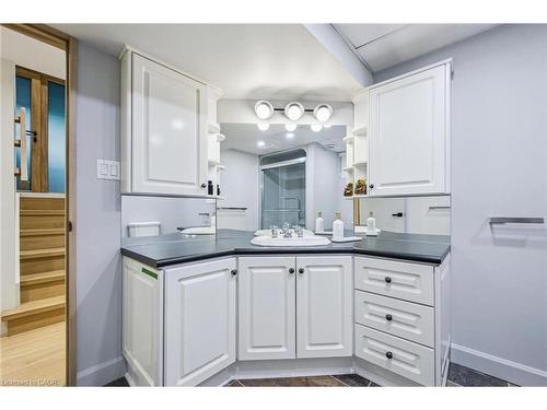 1352 Vancouver Crescent, Burlington, ON - Indoor Photo Showing Bathroom