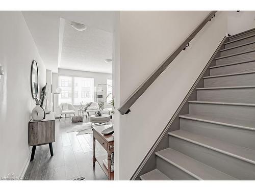 218 Huguenot Road, Oakville, ON - Indoor Photo Showing Other Room