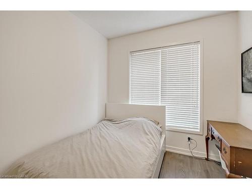 218 Huguenot Road, Oakville, ON - Indoor Photo Showing Bedroom
