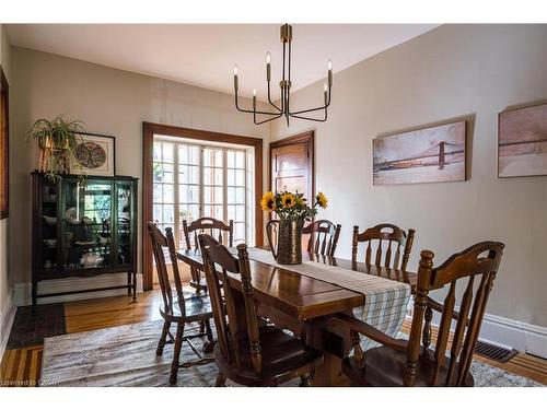 219 Charlton Avenue W, Hamilton, ON - Indoor Photo Showing Dining Room