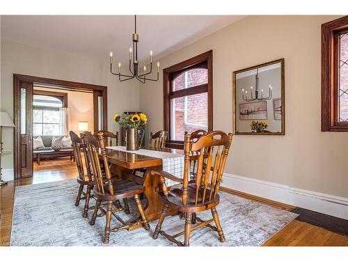 219 Charlton Avenue W, Hamilton, ON - Indoor Photo Showing Dining Room
