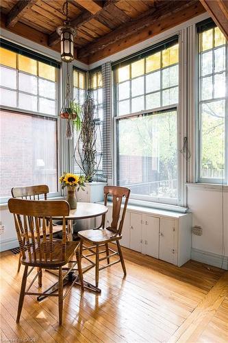 219 Charlton Avenue W, Hamilton, ON - Indoor Photo Showing Dining Room
