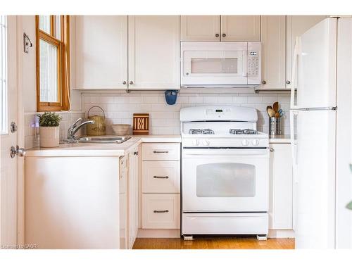 219 Charlton Avenue W, Hamilton, ON - Indoor Photo Showing Kitchen