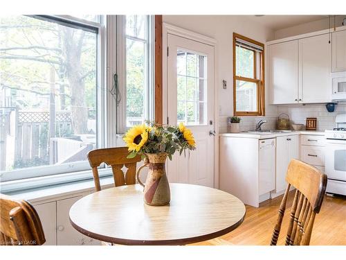 219 Charlton Avenue W, Hamilton, ON - Indoor