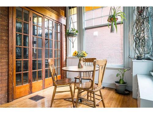 219 Charlton Avenue W, Hamilton, ON - Indoor