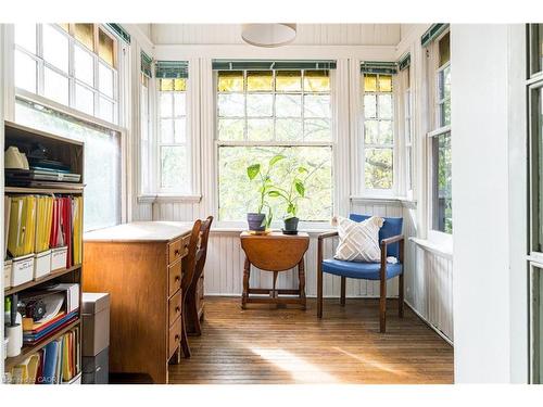 219 Charlton Avenue W, Hamilton, ON - Indoor