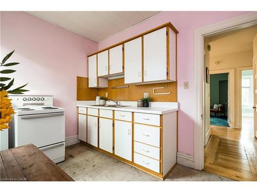 219 Charlton Avenue W, Hamilton, ON - Indoor Photo Showing Kitchen