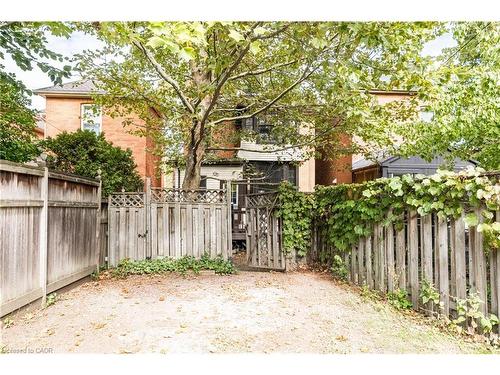 219 Charlton Avenue W, Hamilton, ON - Outdoor
