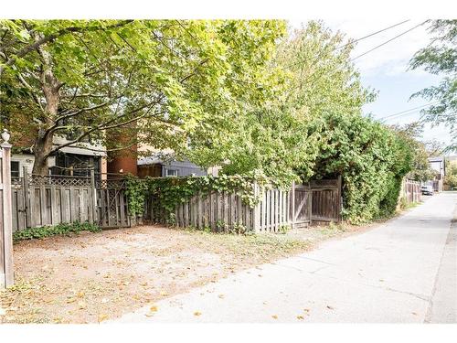 219 Charlton Avenue W, Hamilton, ON - Outdoor