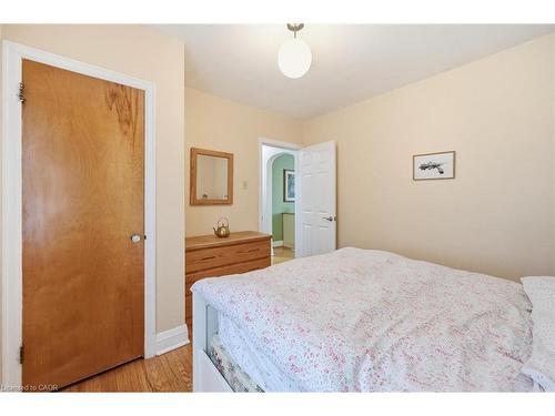 291 Merle Avenue, Burlington, ON - Indoor Photo Showing Bedroom
