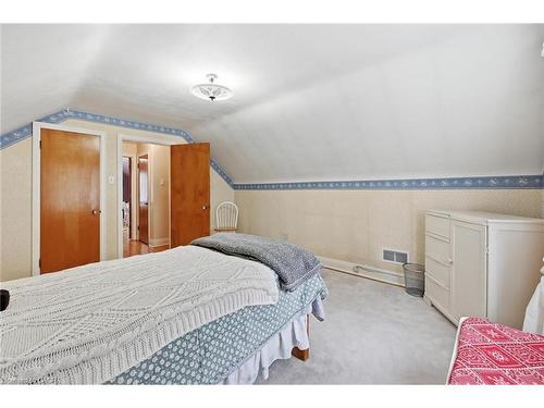 291 Merle Avenue, Burlington, ON - Indoor Photo Showing Bedroom