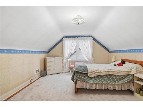 291 Merle Avenue, Burlington, ON - Indoor Photo Showing Bedroom