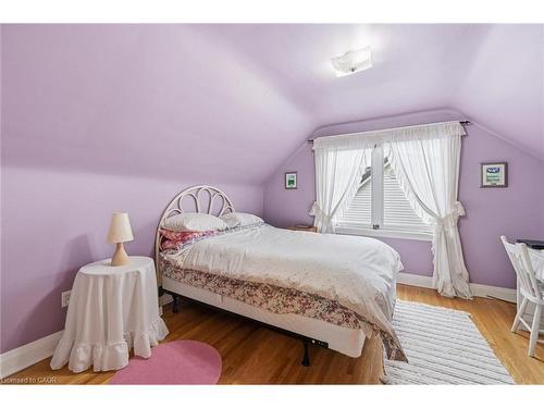 291 Merle Avenue, Burlington, ON - Indoor Photo Showing Bedroom