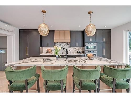 1060 Mohawk Road, Burlington, ON - Indoor Photo Showing Other Room