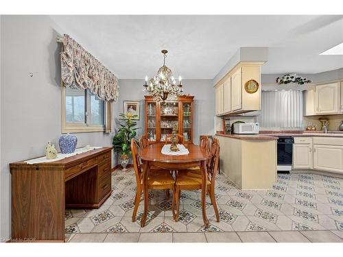 255 Highway 8, Hamilton, ON - Indoor Photo Showing Dining Room