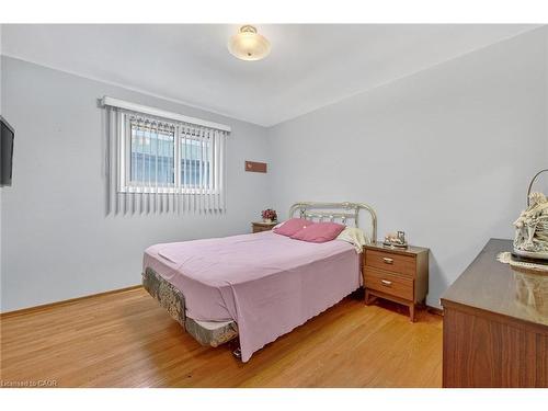 255 Highway 8, Hamilton, ON - Indoor Photo Showing Bedroom