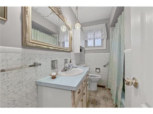 255 Highway 8, Hamilton, ON - Indoor Photo Showing Bathroom