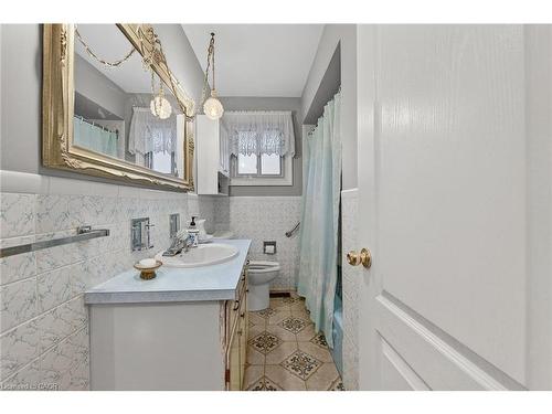 255 Highway 8, Hamilton, ON - Indoor Photo Showing Bathroom