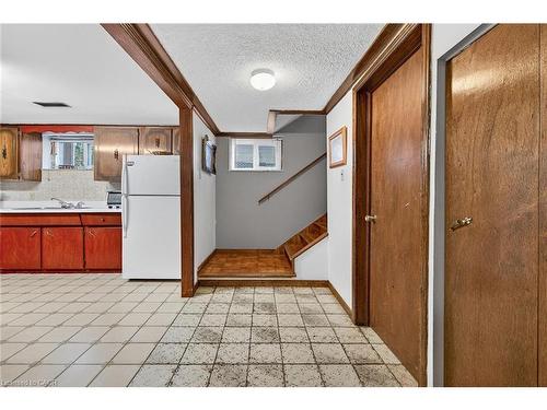 255 Highway 8, Hamilton, ON - Indoor Photo Showing Kitchen