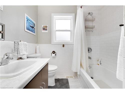 88 Lorne Crescent, Kitchener, ON - Indoor Photo Showing Bathroom