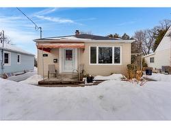 88 Lorne Crescent  Kitchener, ON N2M 3Y5