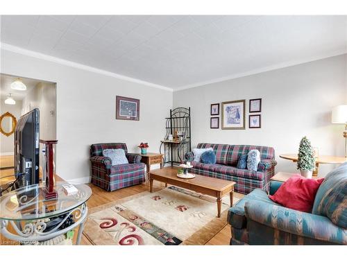 88 Lorne Crescent, Kitchener, ON - Indoor Photo Showing Living Room
