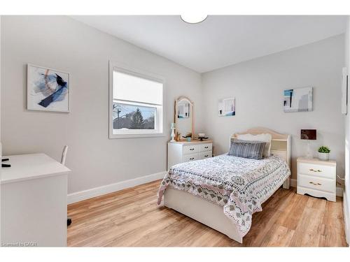 88 Lorne Crescent, Kitchener, ON - Indoor Photo Showing Bedroom