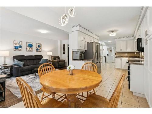 6 Heatherwood Place, Kitchener, ON - Indoor Photo Showing Dining Room