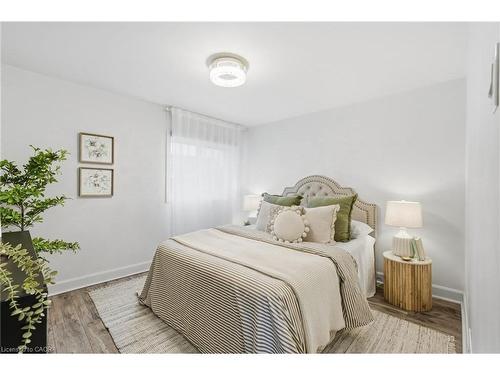 48 Frederick Avenue, Hamilton, ON - Indoor Photo Showing Bedroom