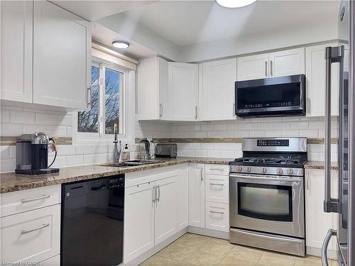 157 Twin Crescent, Hamilton, ON - Indoor Photo Showing Kitchen
