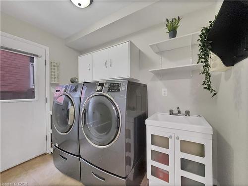 157 Twin Crescent, Hamilton, ON - Indoor Photo Showing Laundry Room