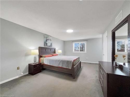 157 Twin Crescent, Hamilton, ON - Indoor Photo Showing Bedroom