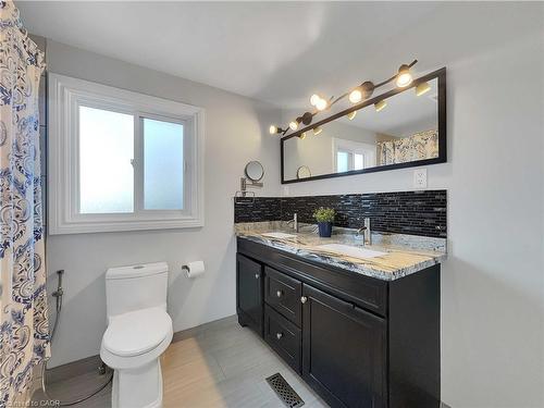 157 Twin Crescent, Hamilton, ON - Indoor Photo Showing Bathroom