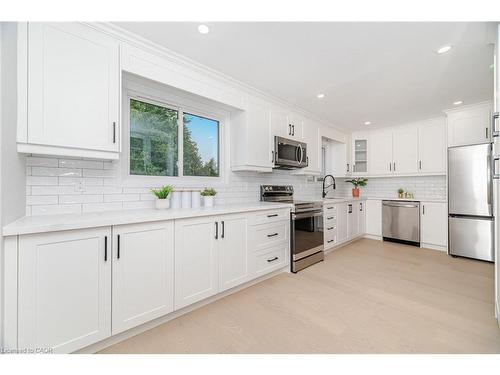 2392 Arnold Crescent, Burlington, ON - Indoor Photo Showing Kitchen With Stainless Steel Kitchen With Upgraded Kitchen