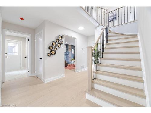 2392 Arnold Crescent, Burlington, ON - Indoor Photo Showing Other Room