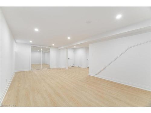 2392 Arnold Crescent, Burlington, ON - Indoor Photo Showing Other Room