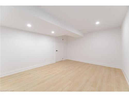 2392 Arnold Crescent, Burlington, ON - Indoor