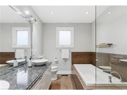 71 Allanbrook Street, Stoney Creek, ON - Indoor Photo Showing Bathroom