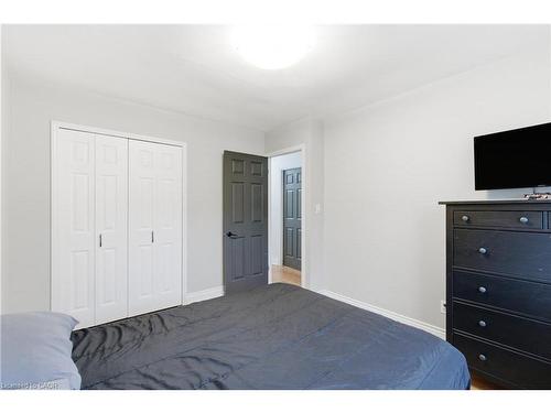 71 Allanbrook Street, Stoney Creek, ON - Indoor Photo Showing Bedroom