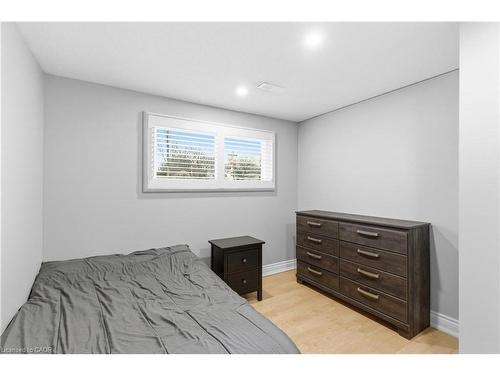 71 Allanbrook Street, Stoney Creek, ON - Indoor Photo Showing Bedroom