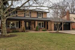 29 Woodside Drive  Hamilton, ON L8T 1C4