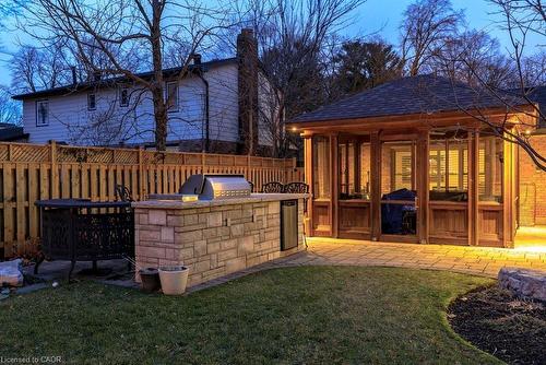 29 Woodside Drive, Hamilton, ON - Outdoor