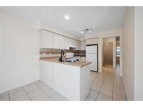 76 Templewood Drive, Kitchener, ON - Indoor Photo Showing Kitchen
