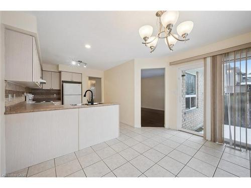 76 Templewood Drive, Kitchener, ON - Indoor Photo Showing Kitchen