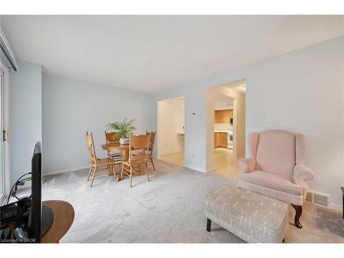 66 Benesfort Drive, Kitchener, ON - Indoor