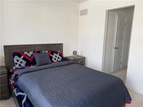 922 Apple Hill Lane, Kitchener, ON - Indoor Photo Showing Bedroom