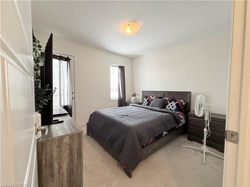 922 Apple Hill Lane, Kitchener, ON - Indoor Photo Showing Bedroom