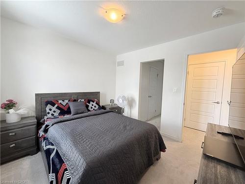 922 Apple Hill Lane, Kitchener, ON - Indoor Photo Showing Bedroom